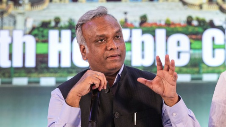 https://salarnews.in/public/uploads/images/newsimages/maannewsimage17082025_155405_728x410 Design (2).png